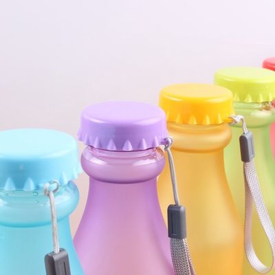 OEM aceitável plástico portátil congelado garrafa de água selada com corda para esportes