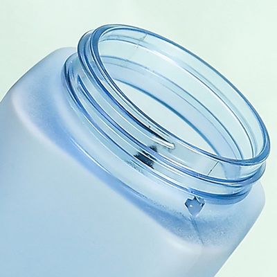 Ginásio de grande capacidade PC Taça esportiva portátil sem BPA Quadrado em forma de frito garrafa de água de plástico