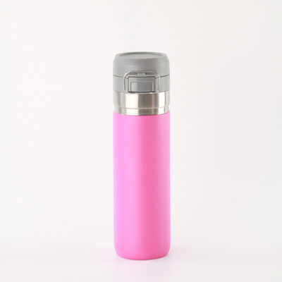 Garrafa de água isolada de aço inoxidável de 700 ml para viagens e aventuras sustentáveis