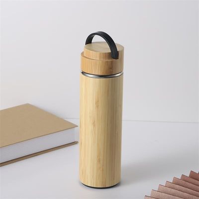Garrafa de chá de aço inoxidável de casca de bambu ecológica de 500 ml com alça fácil de transportar