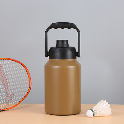 Garrafa de água isolada de aço inoxidável de grande capacidade para viagens ao ar livre