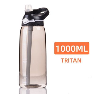 Mantenha-se hidratado com esta garrafa de água sem BPA de 1 litro.