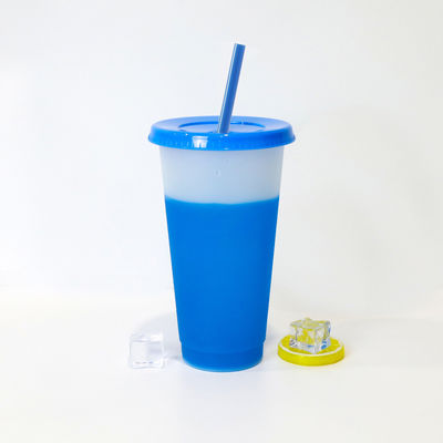 Estilo de Design Minimalista 24oz de plástico livre de BPA Copo de Mudança de Cor com Cobertura e Palha