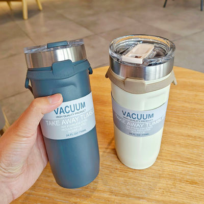 550ml/710ml Copo de viagem ao ar livre de aço inoxidável com corda de silicone Ecológico