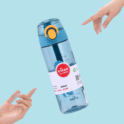 600 ml de garrafa de água transparente de Tritão garrafa de plástico para bebida desportiva com tampa de alça
