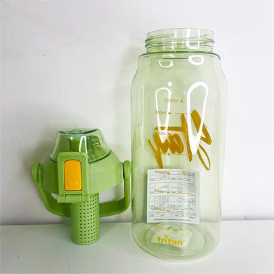 Equipado com revestimento anticorrosivo 850ml e 1L Korea Tritan Fruit Infuser Flask