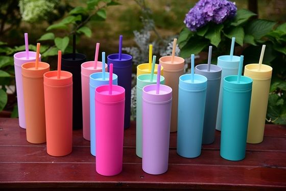 Múltiplos estilos de design 16oz garrafas de água de plástico de qualidade alimentar para Tumbler