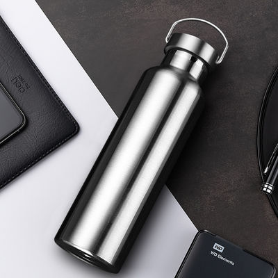 Garrafa de água de aço inoxidável personalizada de 500 ml/600 ml/750 ml para garrafa esportiva isolada