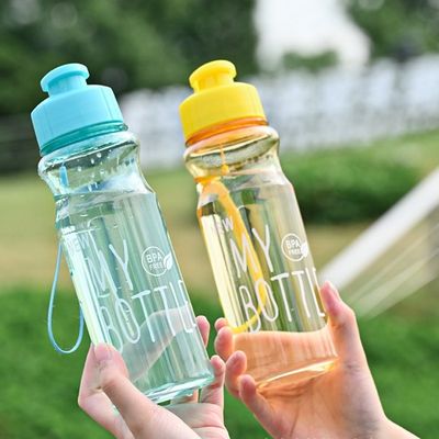 Garrafa de água transparente de plástico PET de 500 ml personalizada para hidratação ao ar livre