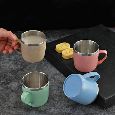 Uma taça de aço inoxidável de 220 ml com prova de ferro duplo.
