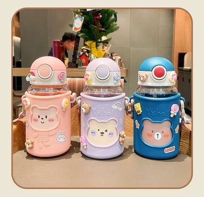 620ml Autocolante 3D Portátil Garrafa de Água de Plástico Desenho de Urso Feliz para Crianças e Estudantes