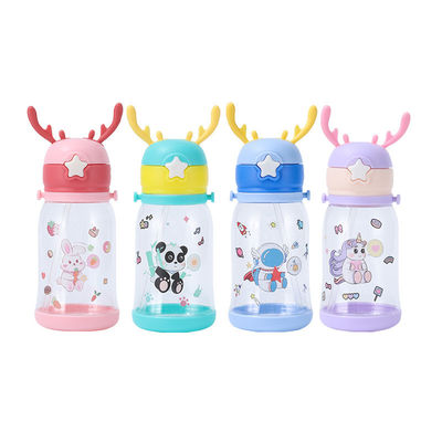 Desenho bonito 600ml Copas de cartões animados para crianças Garrafa de água potável de plástico com palha