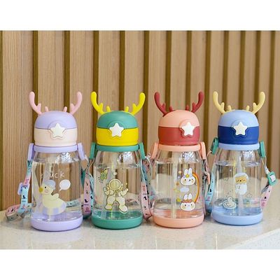 Capacidade grande Crianças Copo de água de palha Cartoon Verão 600ml com cor personalizada