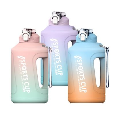 Garrafa de água desportiva de grande capacidade durável 2300 ML 3800 ML com design de gradiente de esfregão