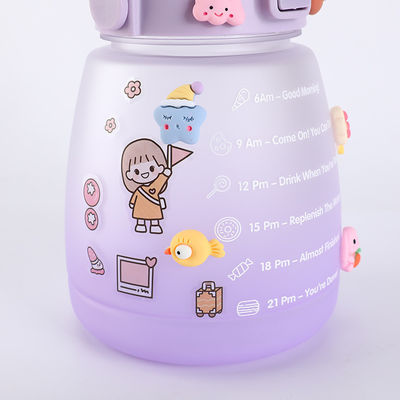 Serviço orientado ao cliente Garrafa de água para crianças de 45 oz com autocolante e grande capacidade
