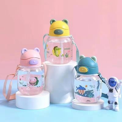 Garrafa de água de palha anti-caída leve e durável para crianças com design de urso bonito