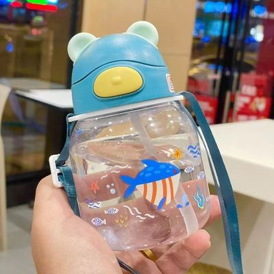 Garrafa de água de palha anti-caída leve e durável para crianças com design de urso bonito