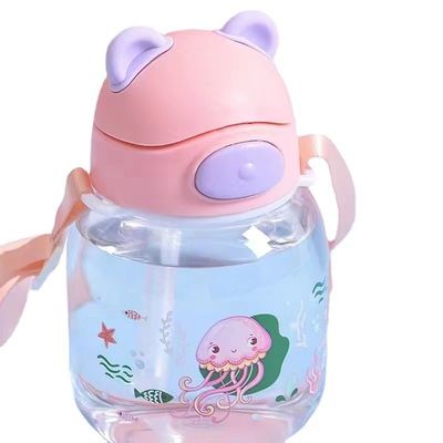 Garrafa de água de palha anti-caída leve e durável para crianças com design de urso bonito
