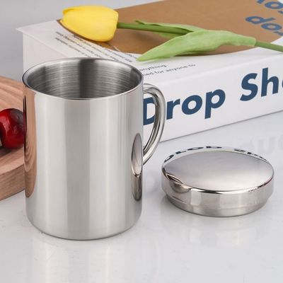 Garrafa de água de aço inoxidável isolada a vácuo para grande capacidade e personalização