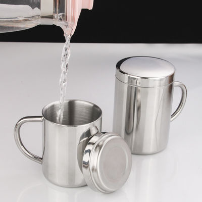 SUS 304 de aço inoxidável de parede dupla Copo de café e chá de acampamento com tampa Viagem sustentável