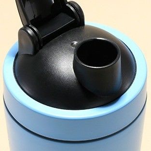 Atividades ao ar livre Isolamento térmico 750 ml Copo de água de aço inoxidável com bola de mistura