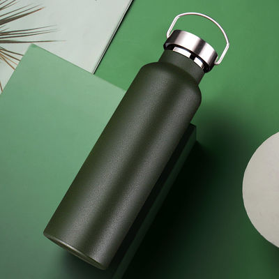 Garrafa de água de aço inoxidável isolado a vácuo 500ml 600ml 750ml para design à prova de vazamento