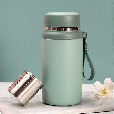 730ml Flasca de vácuo de aço inoxidável Perfeito para acampar e atividades ao ar livre