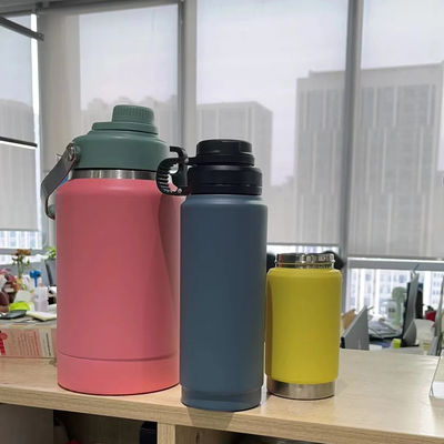 Aço inoxidável 304 Copo de vácuo garrafa de água isolada 650ml para desporto e produção