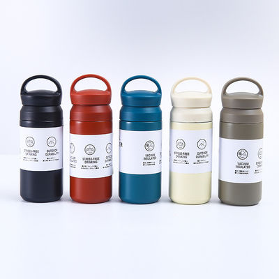 Flasca de vácuo de parede dupla de aço inoxidável azul 304 para manter a bebida quente fria 6-12h