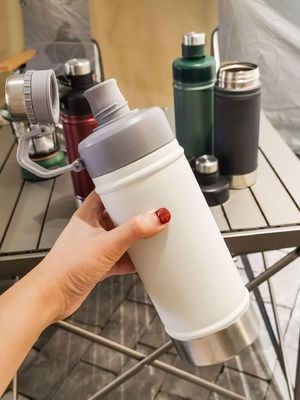 Amarela isolante de aço inoxidável garrafa de água Bpa livre de vácuo frasco 18oz 25oz frascos de água