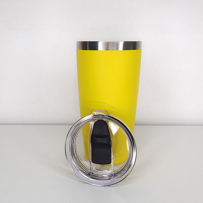 Todos os interessados podem desfrutar desta caneca de viagem de aço inoxidável de 600 ml com palha