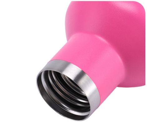Copas de água de garrafas esportivas de aço inoxidável isoladas mantém-se hidratado em suas viagens