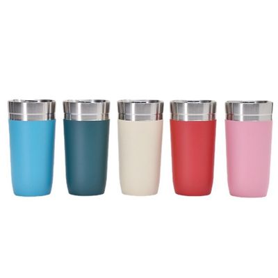 Todas as pessoas podem desfrutar de 6-12 horas de isolamento térmico com esta caneca de viagem de 16 oz
