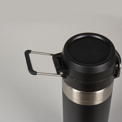 Garrafa de água de aço inoxidável 700 ml Flasca de vácuo de parede dupla para todas as pessoas aplicáveis