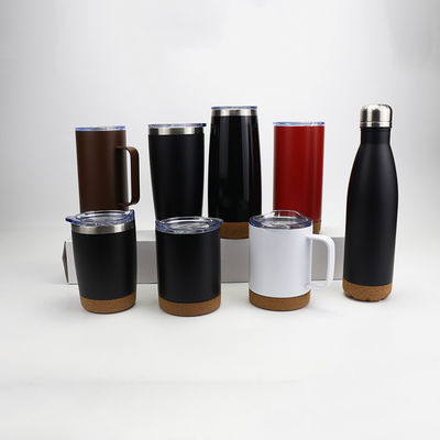 Taça preta com fundo de cortiça e tampa de fechadura perfeita.