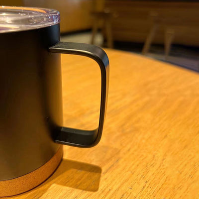 Contemporâneo 16 oz de aço inoxidável contínuo tumbler de café com fundo de cortiça e alça