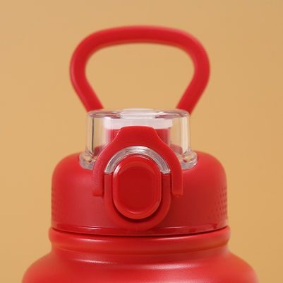 Termos isolado de aço inoxidável de 700 ml com tampa de palha sustentável e tudo em um